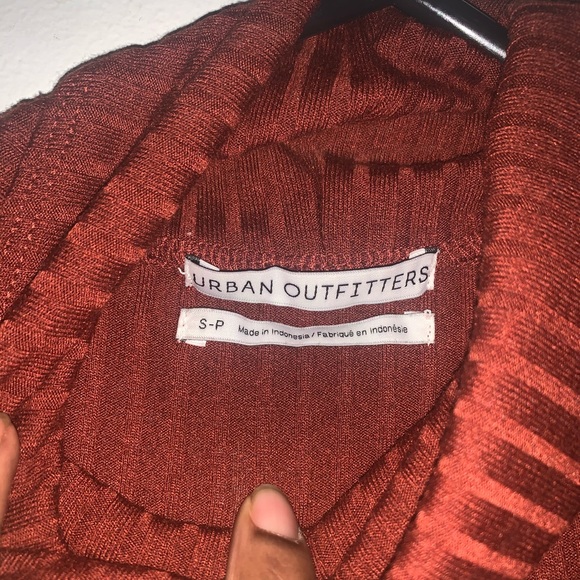 sleeveless turtle neck from urban - Picture 3 of 3